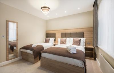 دکلاندز لج لندن