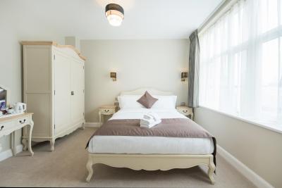 دکلاندز لج لندن