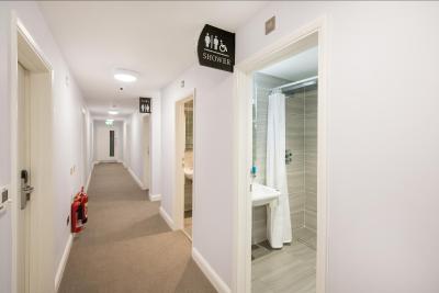 دکلاندز لج لندن