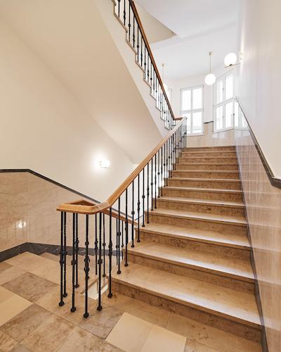 ملتر هتل اند اپارتمنتز