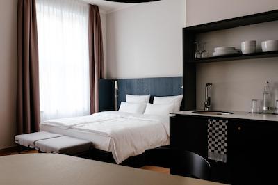 ملتر هتل اند اپارتمنتز