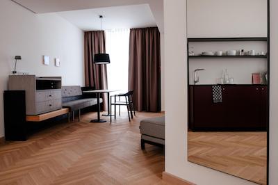 ملتر هتل اند اپارتمنتز