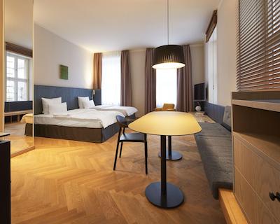 ملتر هتل اند اپارتمنتز