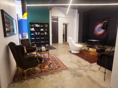 هتل قسل اُن 44