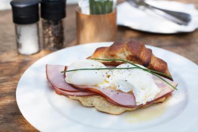 هتل قسل اُن 44