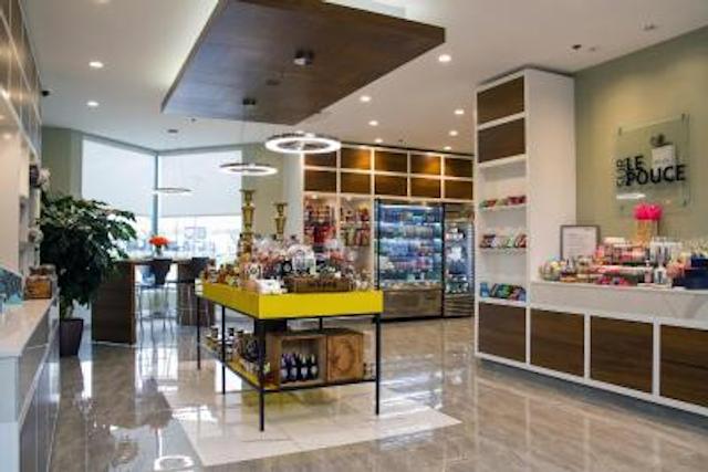 هیلتون منتریل لاوال