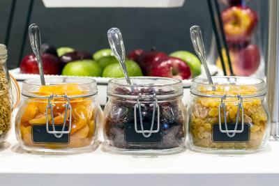 هیلتون منتریل لاوال