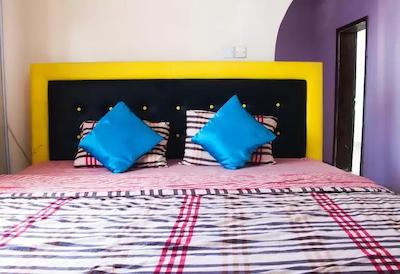 جاد گوست هوس