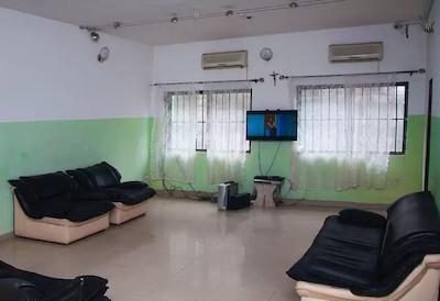 جاد گوست هوس