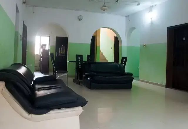 جاد گوست هوس