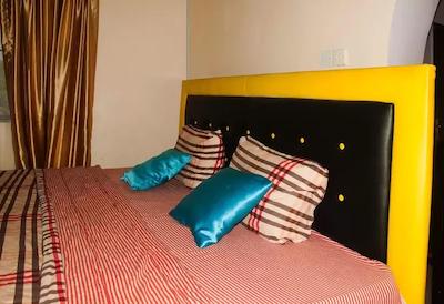 جاد گوست هوس