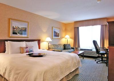 هامپتون این اند سویتز بای هیلتون لانگلی-سوری