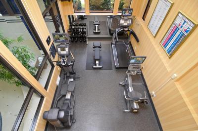 هامپتون این اند سویتز بای هیلتون لانگلی-سوری