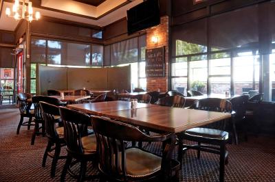 هامپتون این اند سویتز بای هیلتون لانگلی-سوری