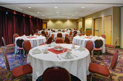 هامپتون این اند سویتز بای هیلتون لانگلی-سوری