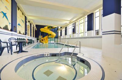 هامپتون این اند سویتز بای هیلتون لانگلی-سوری