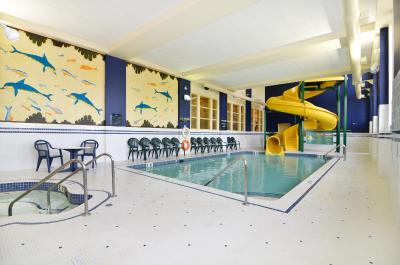 هامپتون این اند سویتز بای هیلتون لانگلی-سوری