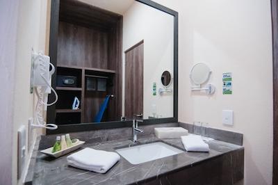 ایسلا ناتورا بیچ