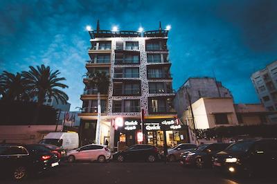 دون تون هتل بای بوسینز اند لیسور هتلز