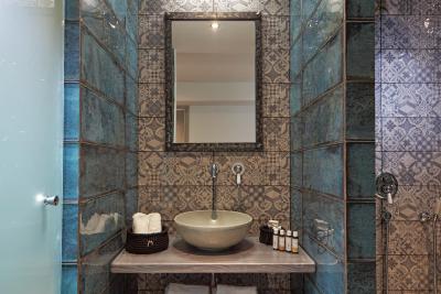 18 میکن استریت