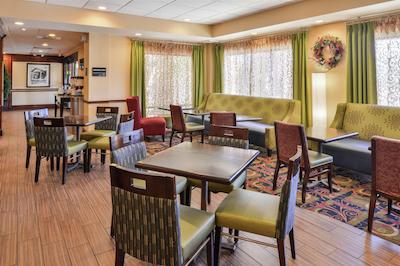 هامپتون این ونسبرو / استوارتز درافت