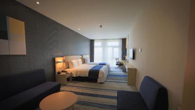 هالیدی این اکسپرس شانگهای پوجیانگ