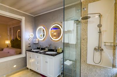 فنیشیا ریال هتل