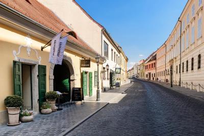 میسُن بیسترو اند هتل