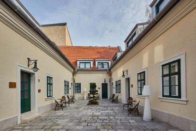 میسُن بیسترو اند هتل