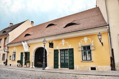 میسُن بیسترو اند هتل