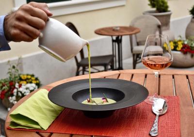 میسُن بیسترو اند هتل