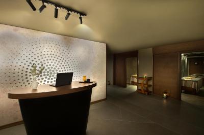 وایندهام گاردن اجمان کرنیچ