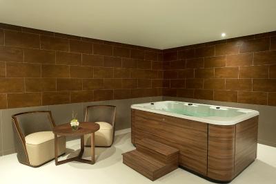 وایندهام گاردن اجمان کرنیچ