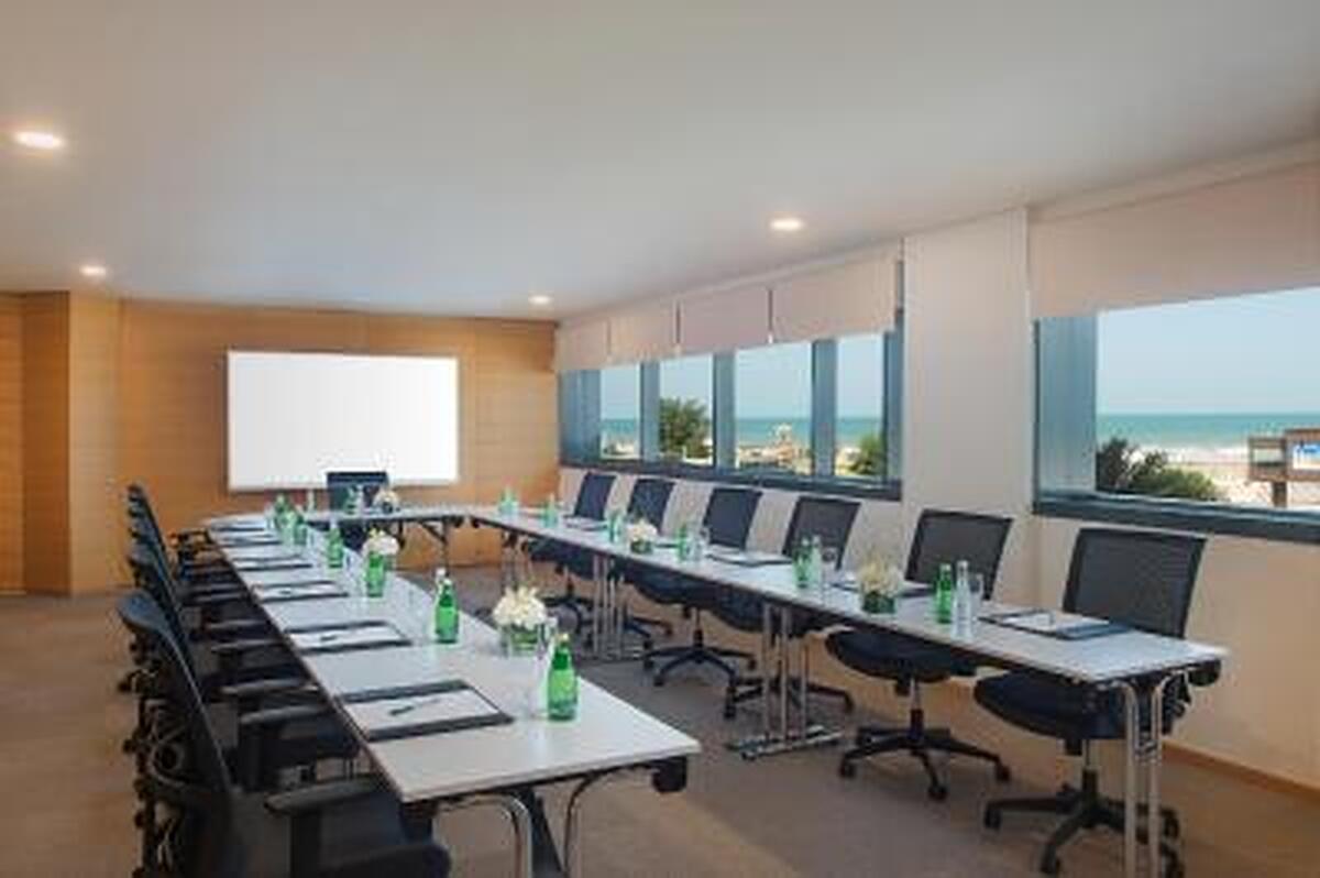 وایندهام گاردن اجمان کرنیچ
