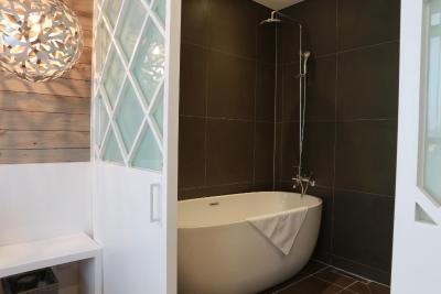 هتل د دیزاینرز اسئوول استیشن