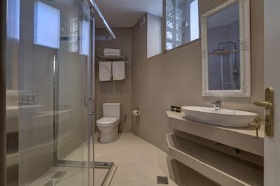 هوم اند پوتری