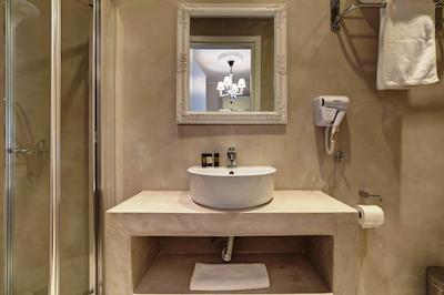 هوم اند پوتری