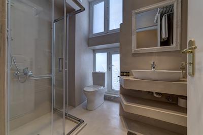 هوم اند پوتری