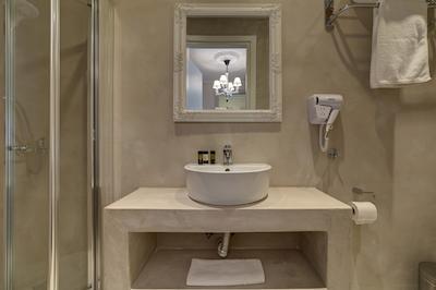 هوم اند پوتری