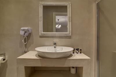 هوم اند پوتری