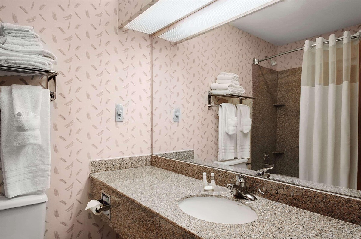 Baymont Inn and Suites New Braunfels