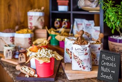 رادیسن بلو هتل اجمان