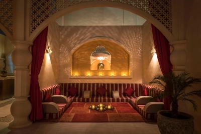 رادیسن بلو هتل اجمان