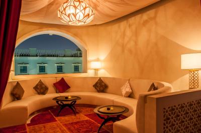 رادیسن بلو هتل اجمان