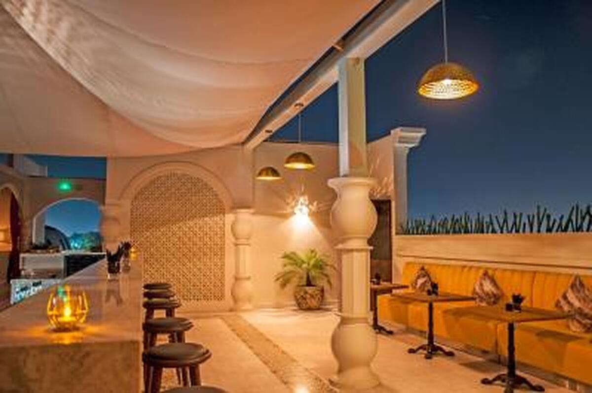 رادیسن بلو هتل اجمان