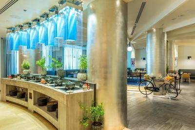 رادیسن بلو هتل اجمان