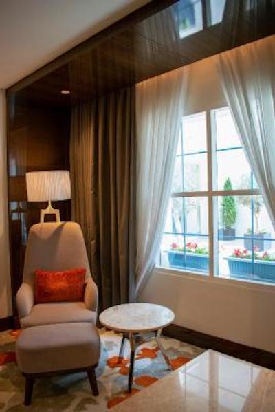 رادیسن بلو هتل اجمان