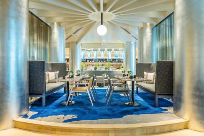 رادیسن بلو هتل اجمان