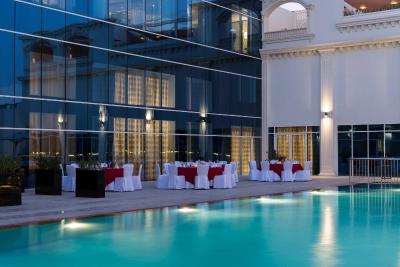 رادیسن بلو هتل اجمان