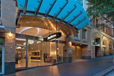 رادیسن هتل اند سویتز اسیدنی